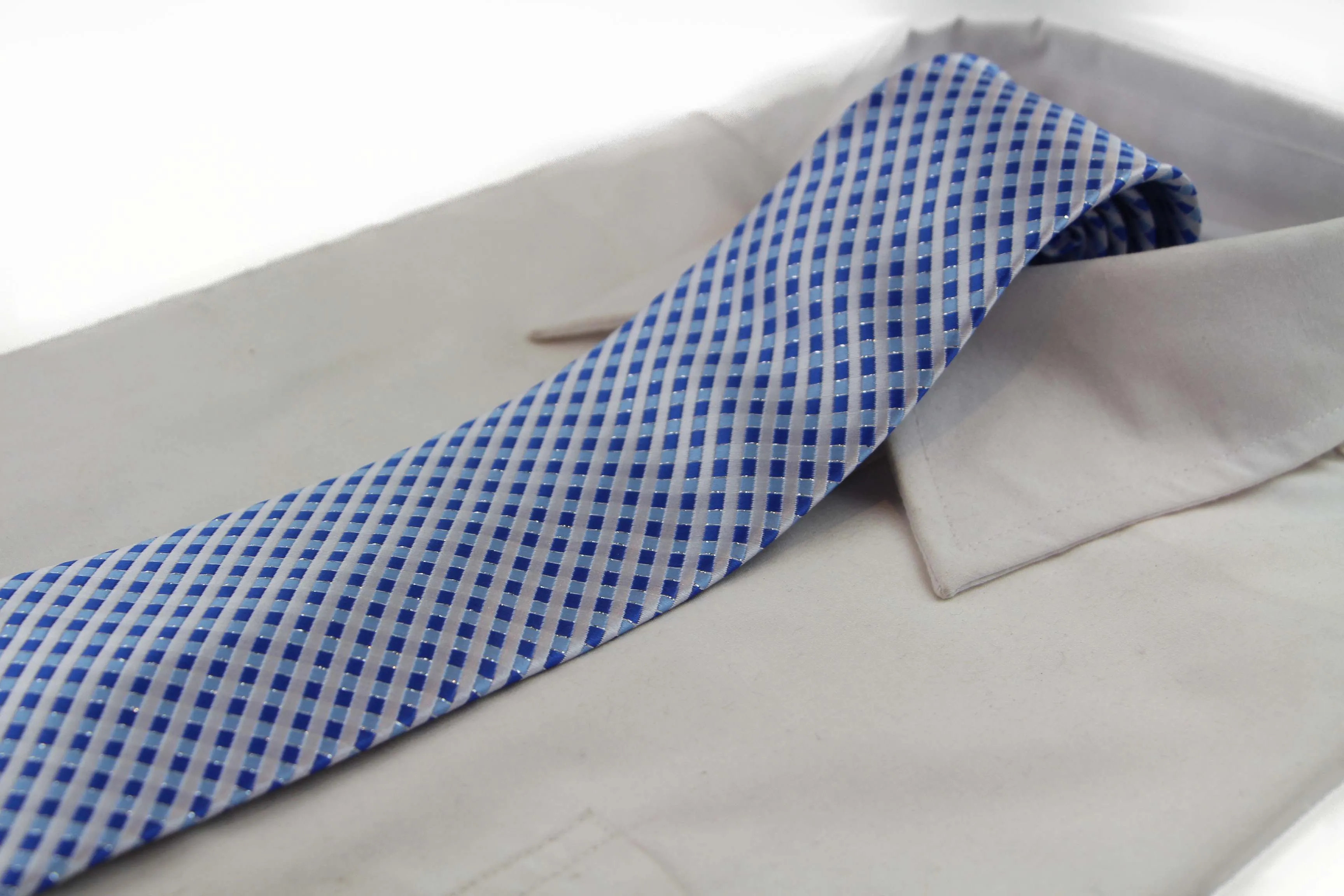 Mens White & Blue 8cm Patterned Neck Tie