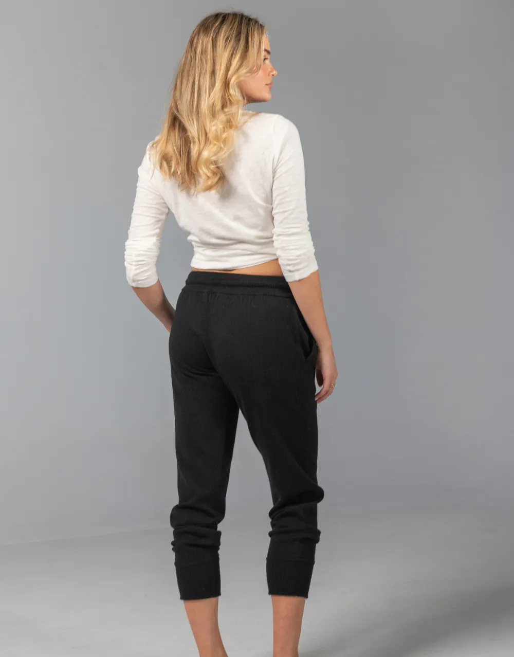 Relaxed Pants in Black