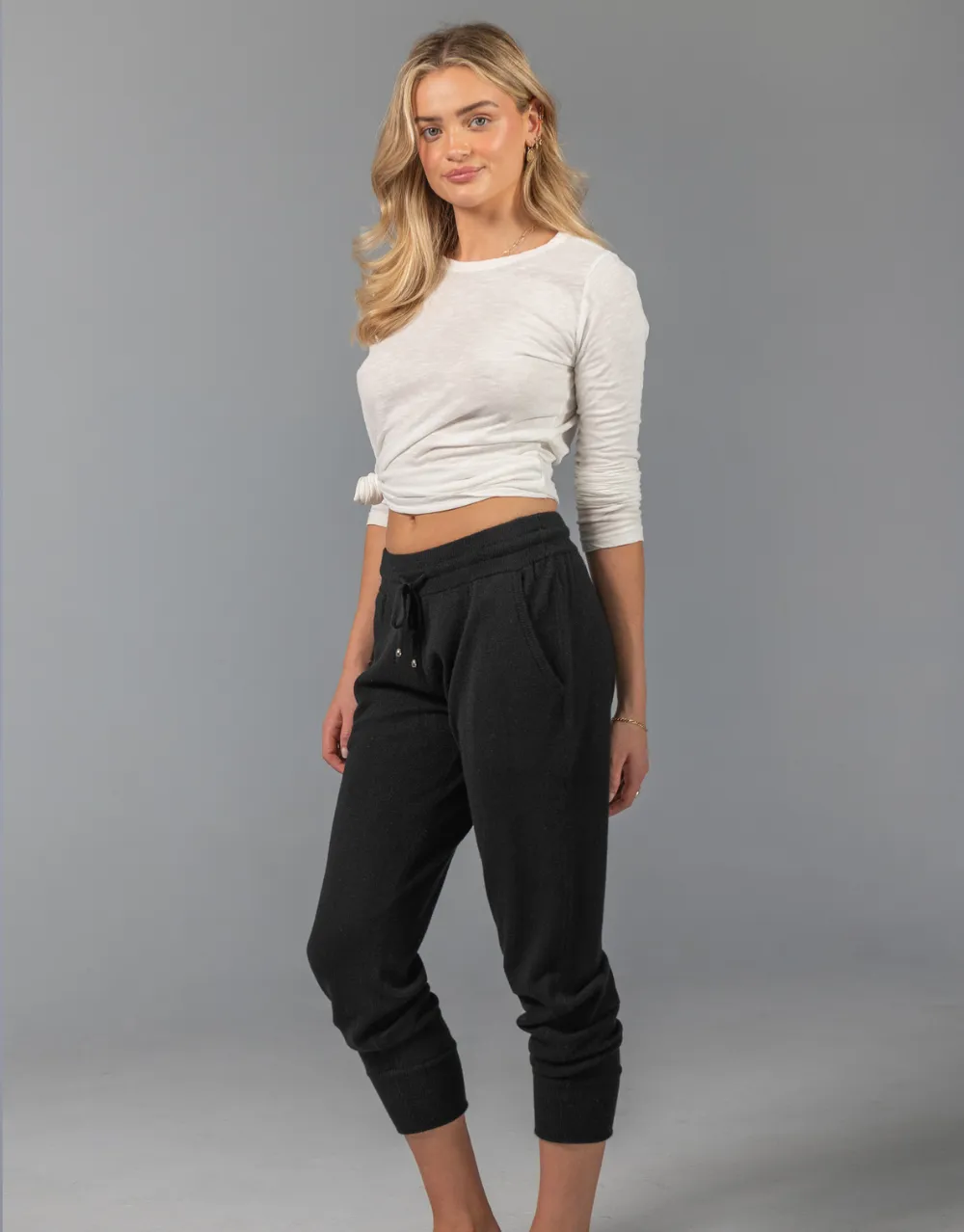 Relaxed Pants in Black